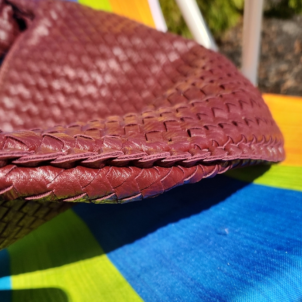 ✨️Source Unknown Woven Shoulder Bag in Burgundy - Picture 7 of 16